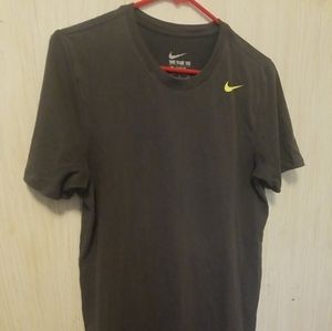 Nike Men’s Small Gray Dri-Fit Athletic Cut Training T-Shirt – Short Sleeve Perfo